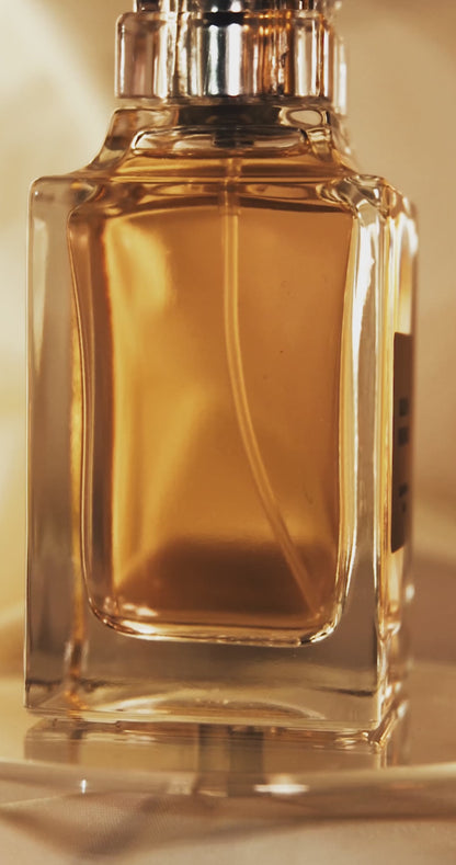 Video highlighting Golden Orchad by EDPClub, a fragrance inspired by fresh and bold oceanic scents. The bottle, with sleek lines and azure hues, is displayed against a vibrant backdrop resembling the open sea. Close-ups capture the sophisticated details and blue-toned elegance, evoking a sense of freedom and adventure.